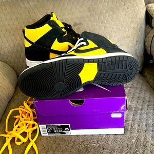 Nike SB dunk high pro reverse goldenrod. Size 11.5